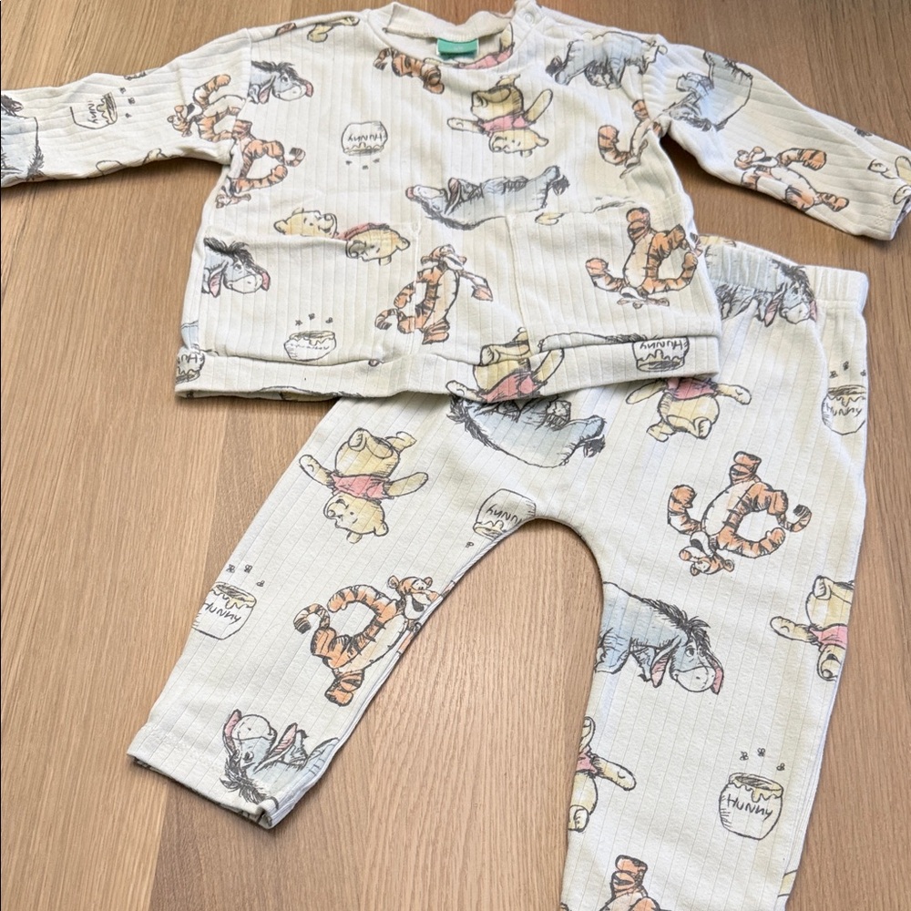 Disney Winnie the Pooh Baby Outfit Size 24M